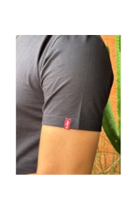 Camiseta Levi's LB00200140 Preto