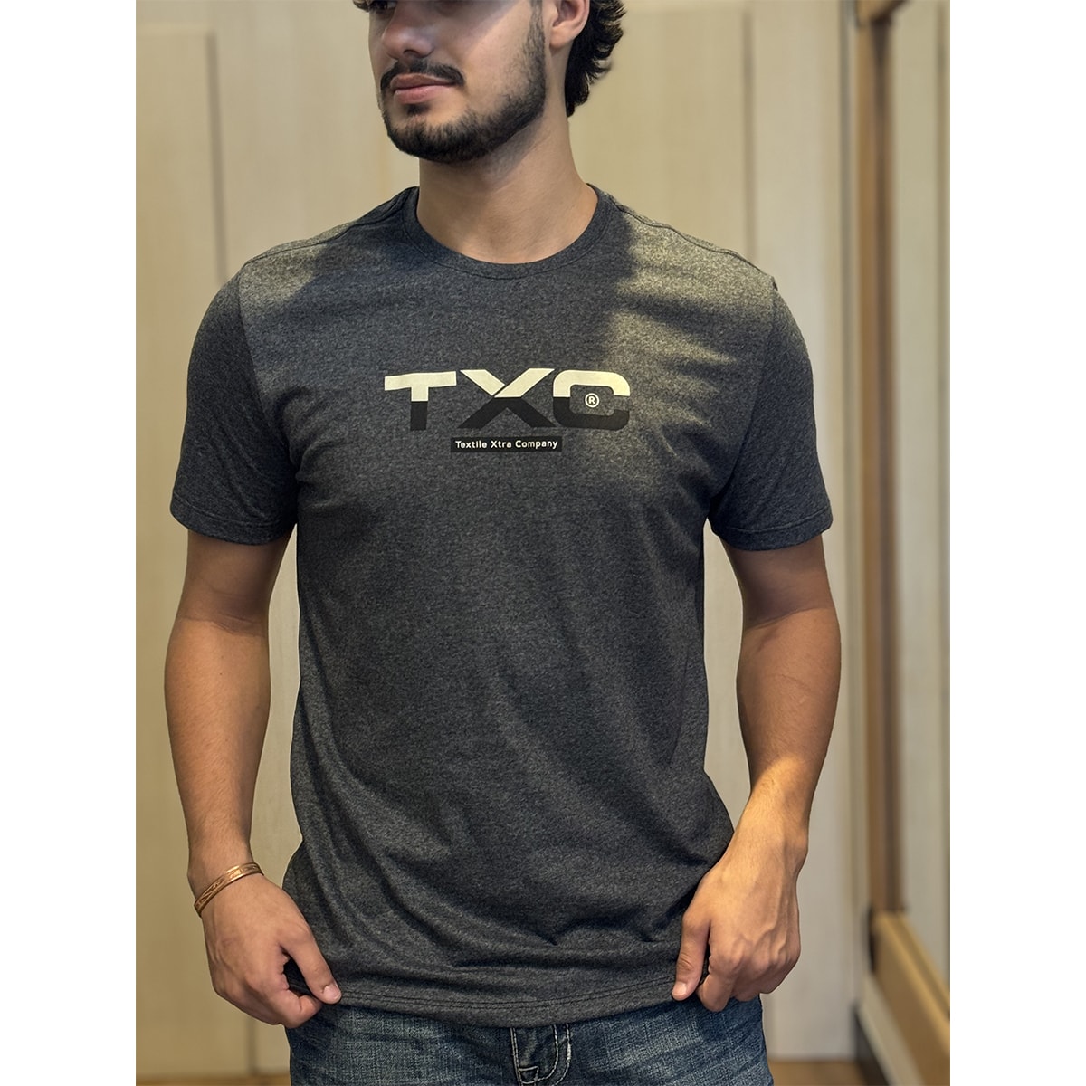TKCです。 Camiseta Txc Estampada Cinza Escuro 192755 | Parcelamento sem juros
